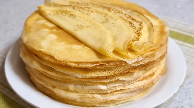 Оксамитові млинці які виходять ніжними і підходять для будь якої солодкої чи ситної начинки