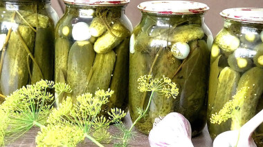 Мариновані огірки без мороки: хрумкі та ароматні без стерилізації