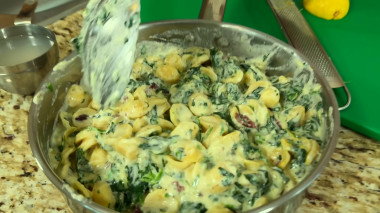 Макарони з сиром які виходять дуже смачними простий і ситний рецепт
