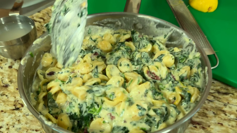 Макарони з сиром які виходять дуже смачними простий і ситний рецепт