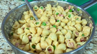 Макарони у вершковій підливі на сковороді швидка вечеря за 30 хвилин дуже смачно