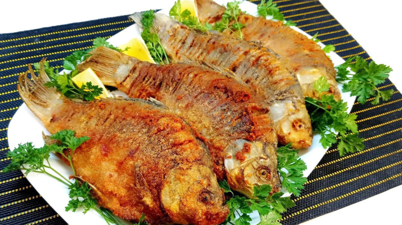 Жареные караси без костей: секрет хрустящей и сочной рыбы